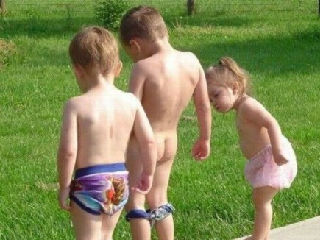 小妹妹你在看什么啊