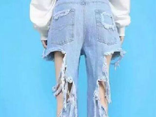 牛仔裤烂成这样还能穿吗？